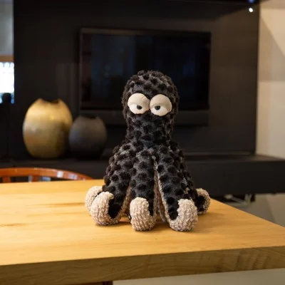 Peluche pieuvre "Deep Water Dandy" signée Sigikid Peluche pieuvre "Deep Water Dandy" signée Sigikid