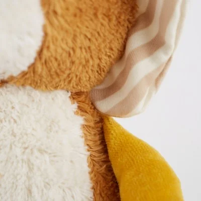 Peluche lion Patchwork en coton bio, Green signée Sigikid, gros plan Peluche lion Patchwork en coton bio, Green signée Sigikid, gros plan