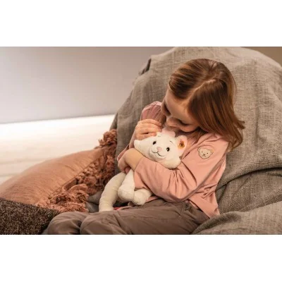 Jeune fille jouant avec peluche Disney Originals Marie signée Steiff Jeune fille jouant avec peluche Disney Originals Marie signée Steiff
