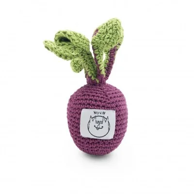 Betty la Mini Betterave - hochet pour bébé en coton bio signé MyuM, vue de dos Betty la Mini Betterave - hochet pour bébé en coton bio signé MyuM, vue de dos