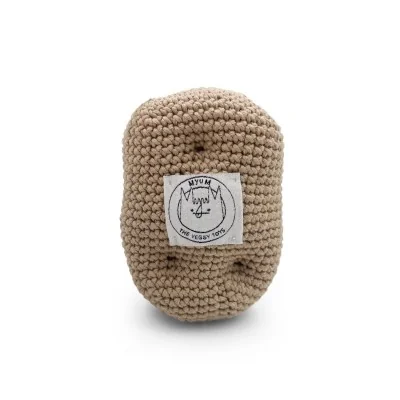 Pierre la Pomme de Terre - hochet pour bébé en coton bio de la collection Veggy Toys de la marque MyuM, vue de face, vue de dos