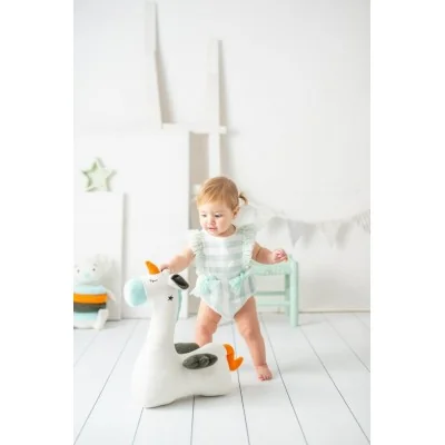 Bébé jouant avec Peluche Pégase en crochet MINI signée Crochetts Bébé jouant avec Peluche Pégase en crochet MINI signée Crochetts