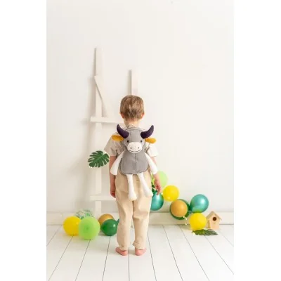 Enfant portant Sac à dos taureau Torito signé Crochetts Enfant portant Sac à dos taureau Torito signé Crochetts