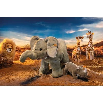 Groupe de Peluches animaux sauvages signés Steiff dans la savane Groupe de Peluches animaux sauvages signés Steiff dans la savane