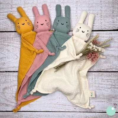 Doudous Lapin"Marceau" de différentes couleurs signés Leobulle