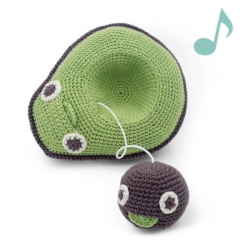 Boite à musique avocat et son bébé noyau en coton bio de la marque MyuM Boite à musique avocat et son bébé noyau en coton bio de la marque MyuM