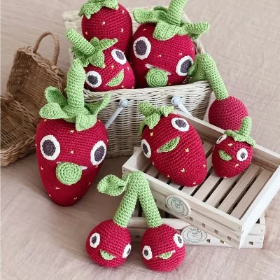 Ensemble de Boites à Musique Georges la Fraise 100% coton bio signées MyuM