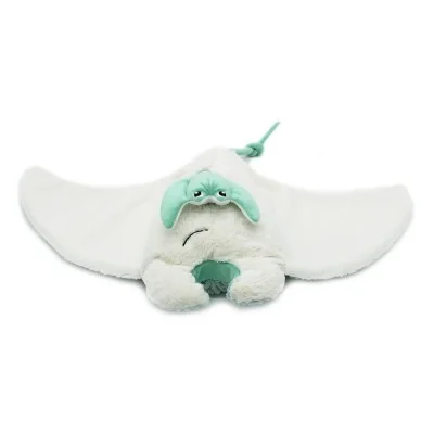 Peluche Mantalou la raie manta maman et son bébé menthe de la collection Ptipotos signée Les Deglingos, vue de dessous Peluche Mantalou la raie manta maman et son bébé menthe de la collection Ptipotos signée Les Deglingos, vue de dessous