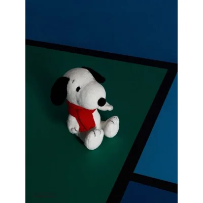 peluche Snoopy avec écharpe - 17 cm signée Bon Ton Toys peluche Snoopy avec écharpe - 17 cm signée Bon Ton Toys