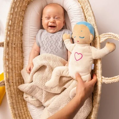 Bébé avec Poupée d'endormissement Lulla doll - bleu ciel