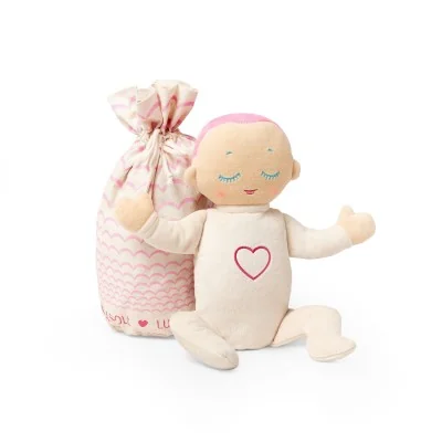 Poupée d'endormissement Lulla doll - corail avec son sac de rangement Poupée d'endormissement Lulla doll - corail avec son sac de rangement