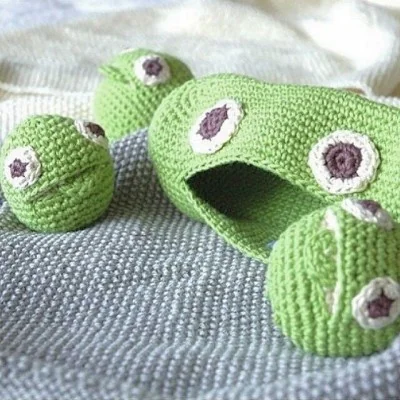 Hochet Petit Pois 100% coton bio signé Myum Hochet Petit Pois 100% coton bio signé Myum