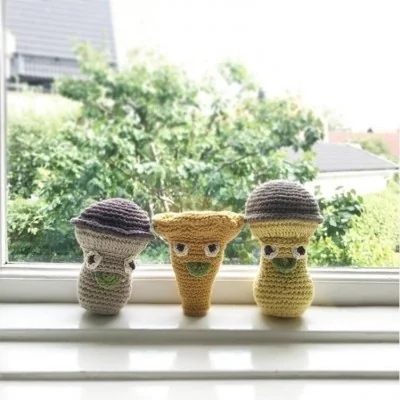 Groupe de champignons hochets MyuM Groupe de champignons hochets MyuM