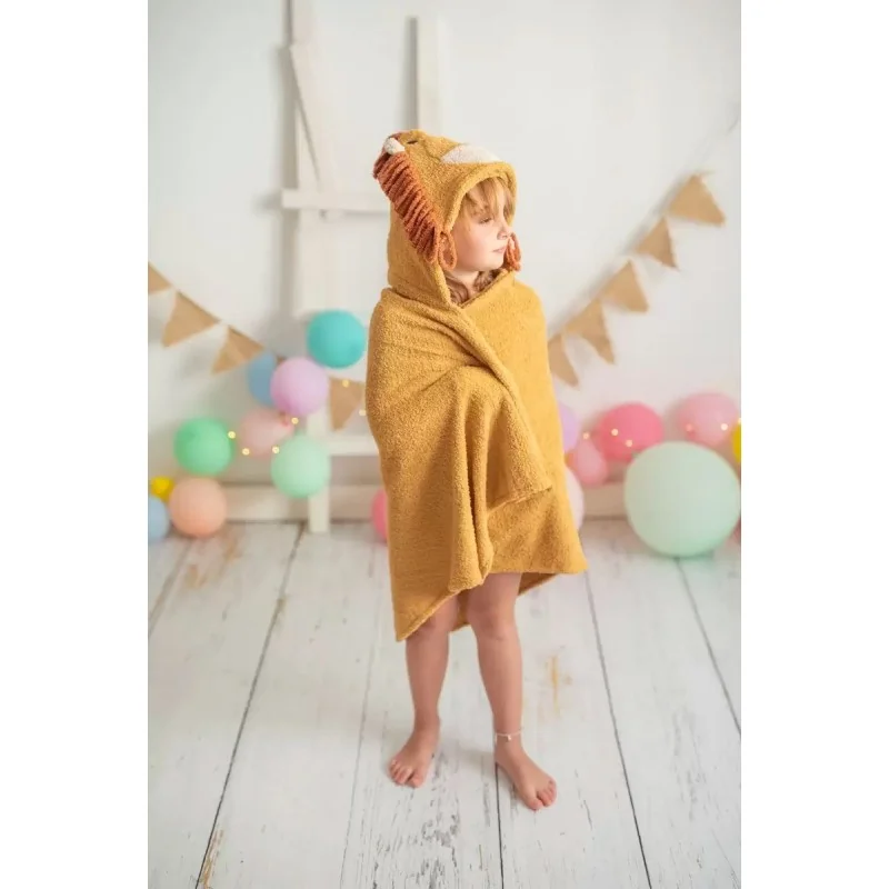 Cape de bain lion signée Crochetts Cape de bain lion signée Crochetts