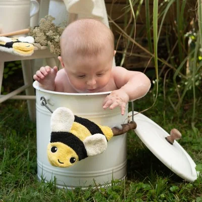 Gant de toilette marionnette abeille en coton bio signé Fürnis Gant de toilette marionnette abeille en coton bio signé Fürnis