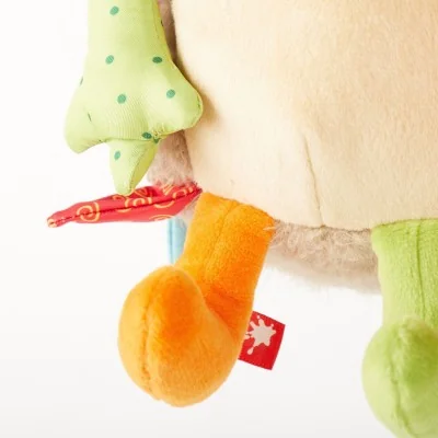 Doudou hérisson Patchwork Sweety signé Sigikid, gros plan sur les pattes Doudou hérisson Patchwork Sweety signé Sigikid, gros plan sur les pattes