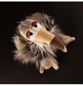 Peluche vautour "Heia Geyer" signée Sigikid, vue de dessous Peluche vautour "Heia Geyer" signée Sigikid, vue de dessous