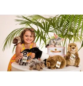 Jeune filles jouant avec peluches signées Teddy Hermann Jeune filles jouant avec peluches signées Teddy Hermann