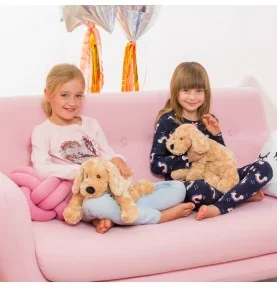 Jeunes filles jouant avec Peluches chien beige souple - 40 cm signée Teddy Hermann