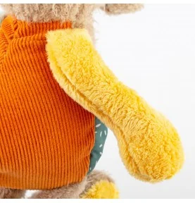 Doudou kangourou Patchwork Sweety signé Sigikid, gros plan sur un bras