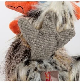 Peluche coq - 26 cm signée Sigikid, gros plan sur une aile