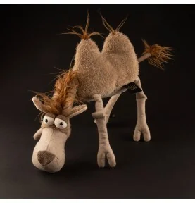 Peluche chameau "Desert Dandy" signée Sigikid Peluche chameau "Desert Dandy" signée Sigikid
