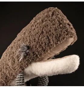 Peluche cachalot "The big pot" signée Sigikid, gros plan sur la tête Peluche cachalot "The big pot" signée Sigikid, gros plan sur la tête