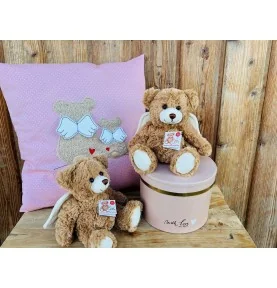 Peluche ange gardien - 20 cm, sur une table en bois