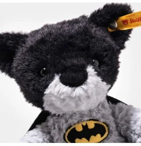 Ours en peluche Batman signée Batman, gros plan sur la tête